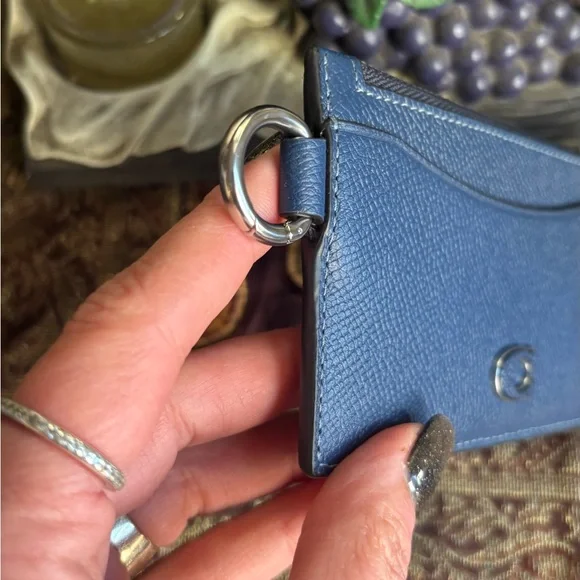 Authentic COACH 1941 calf leather zip top card holder with key hinge. - Picture 2 of 10